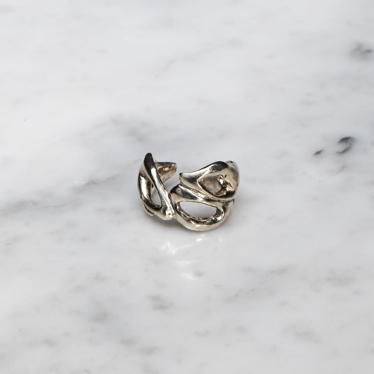 Macarena Cuevas Anillo Brote