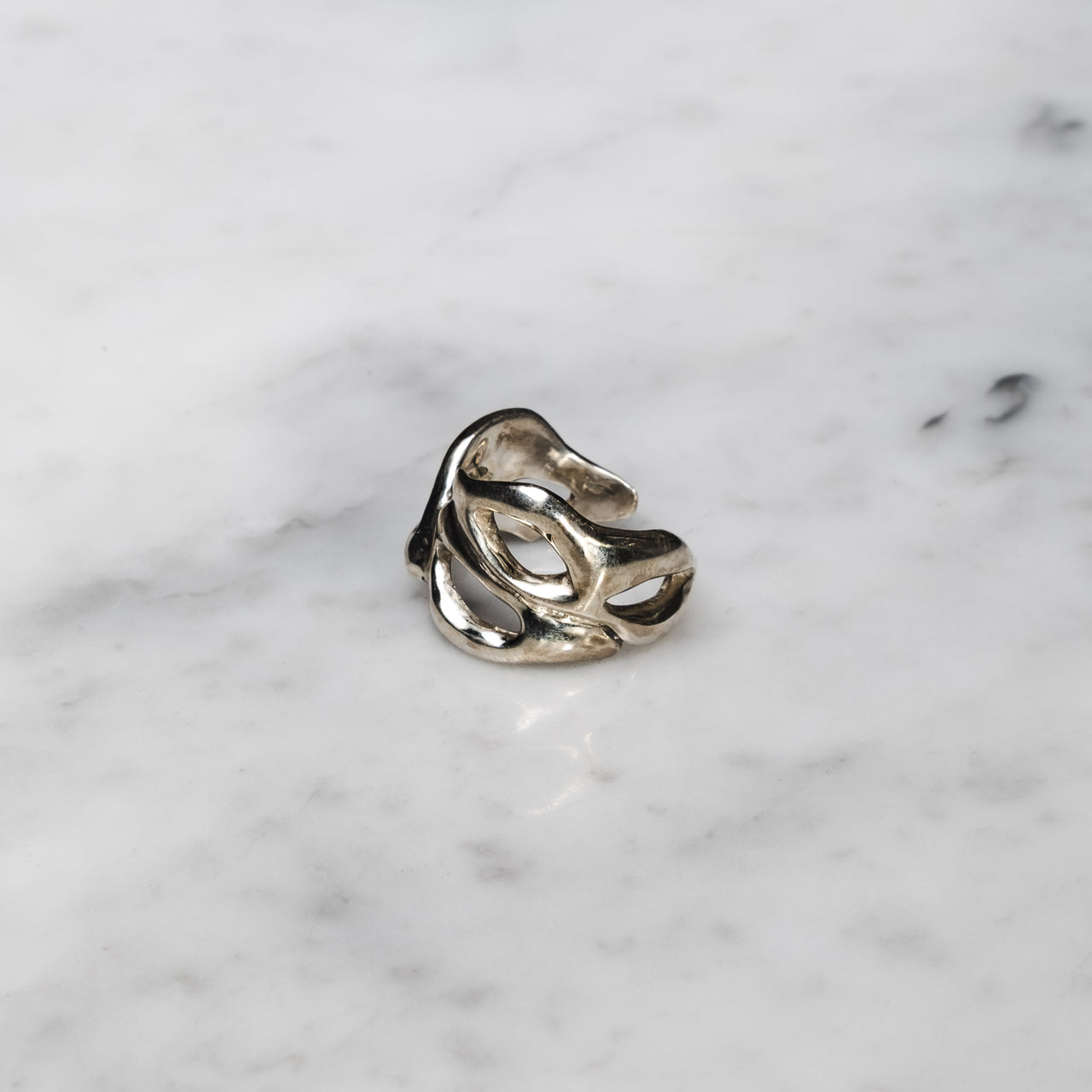 Macarena Cuevas Anillo Brote