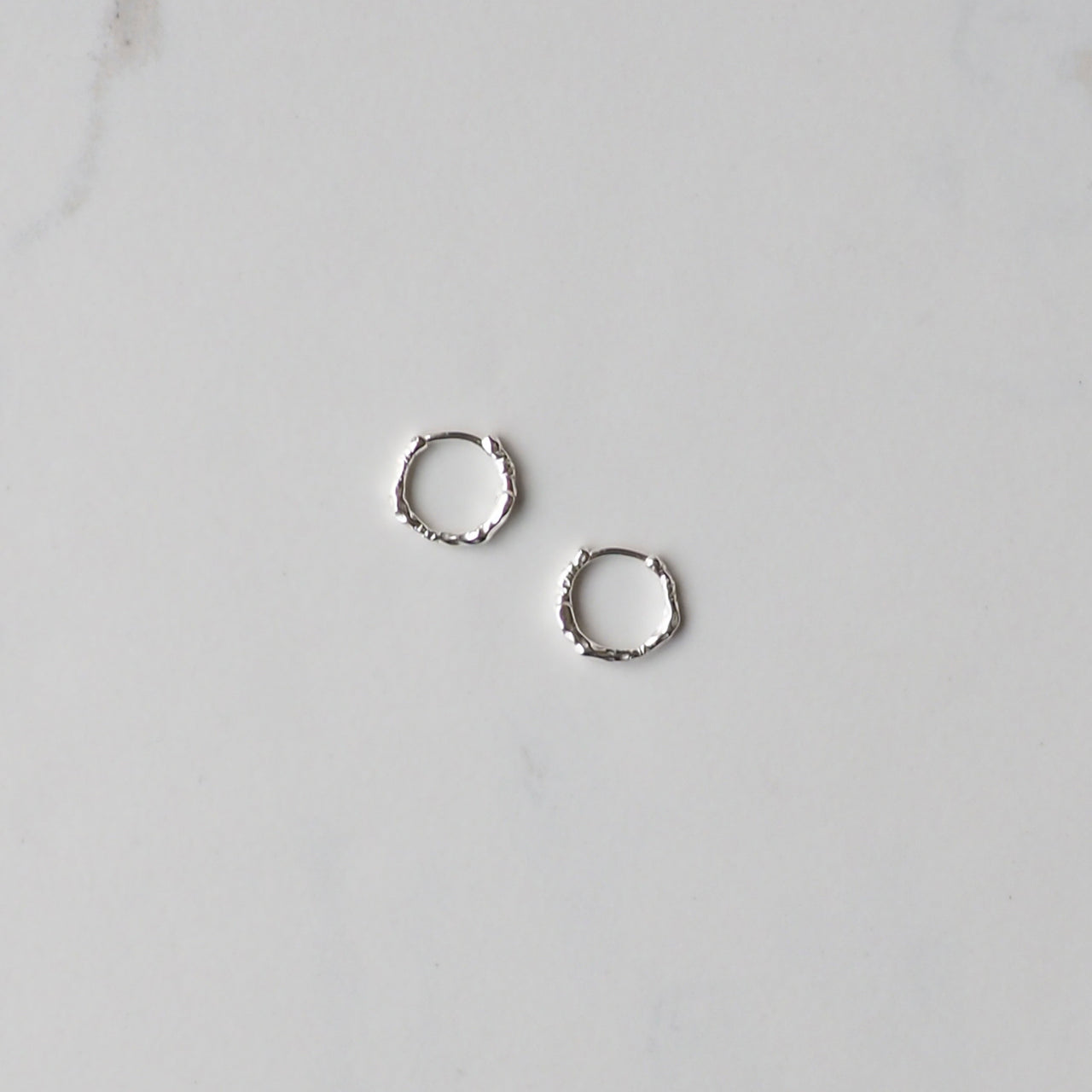 Aros Argollas Orgánicas Pequeñas Plata