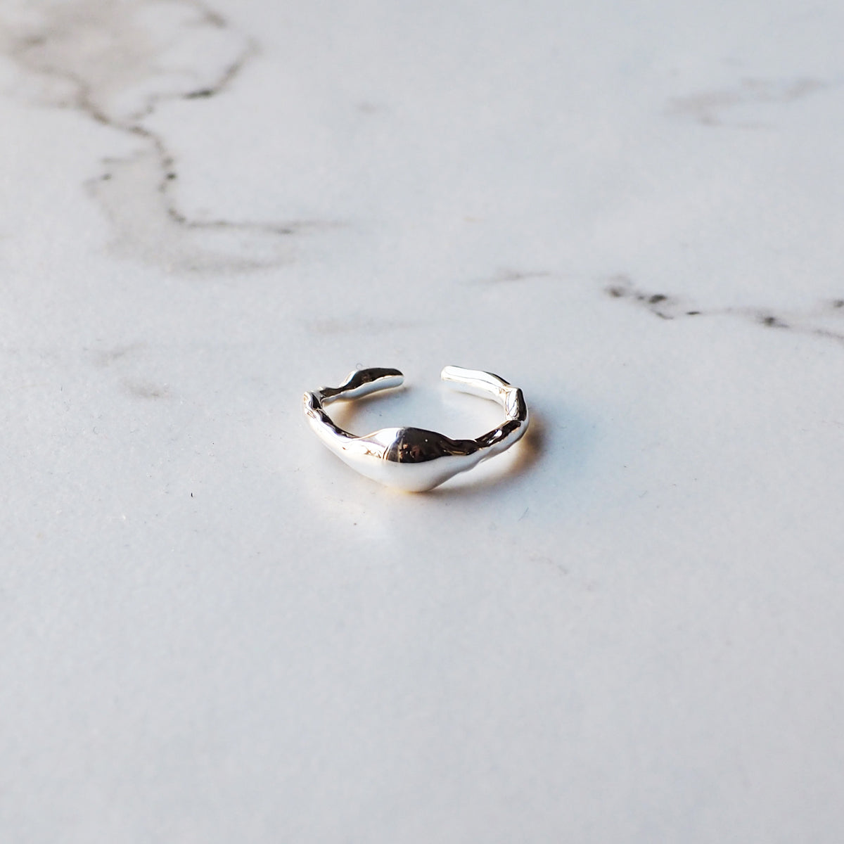 Anillo Orgánico Ovalo Liso Bold