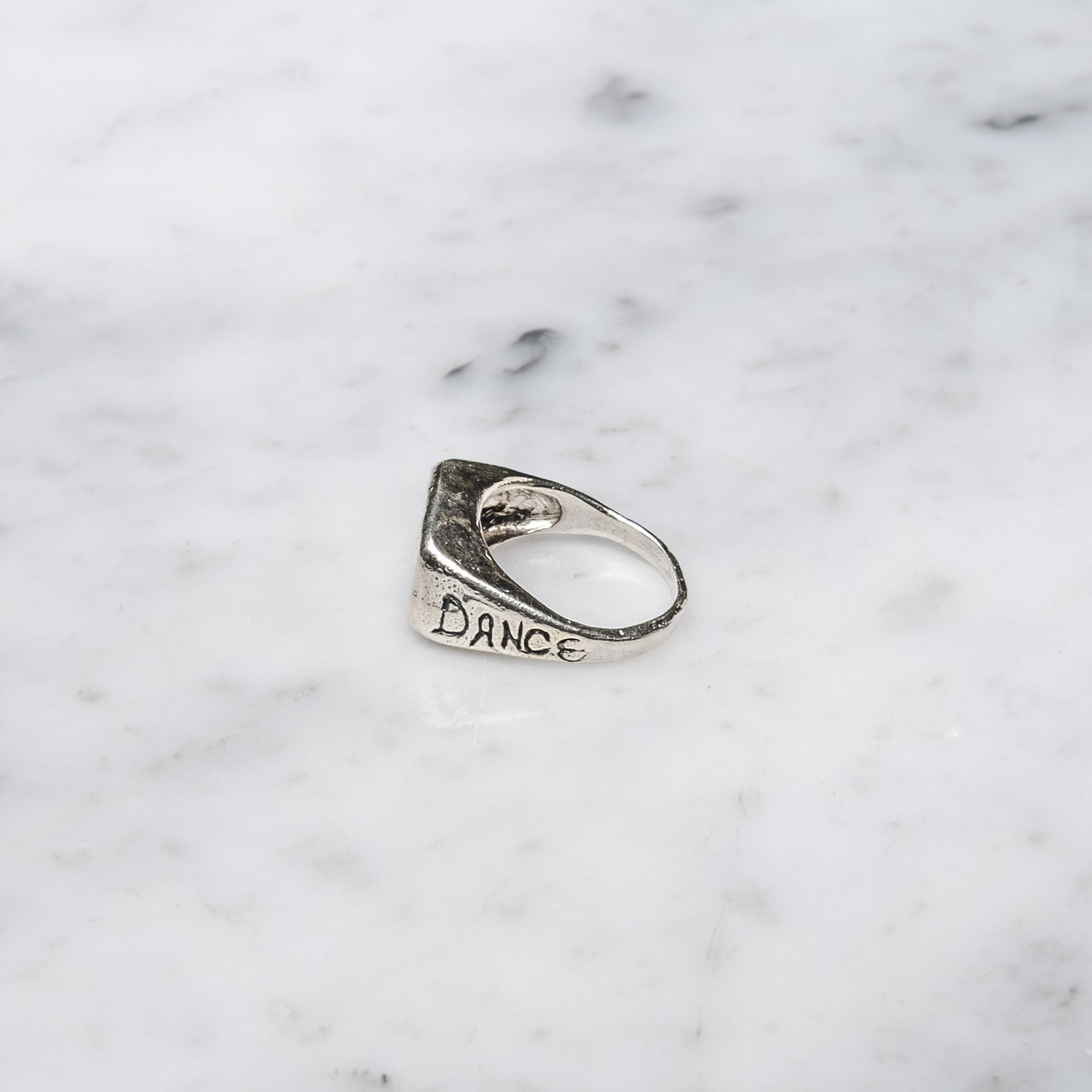 Crisopeya Anillo Devils Dance