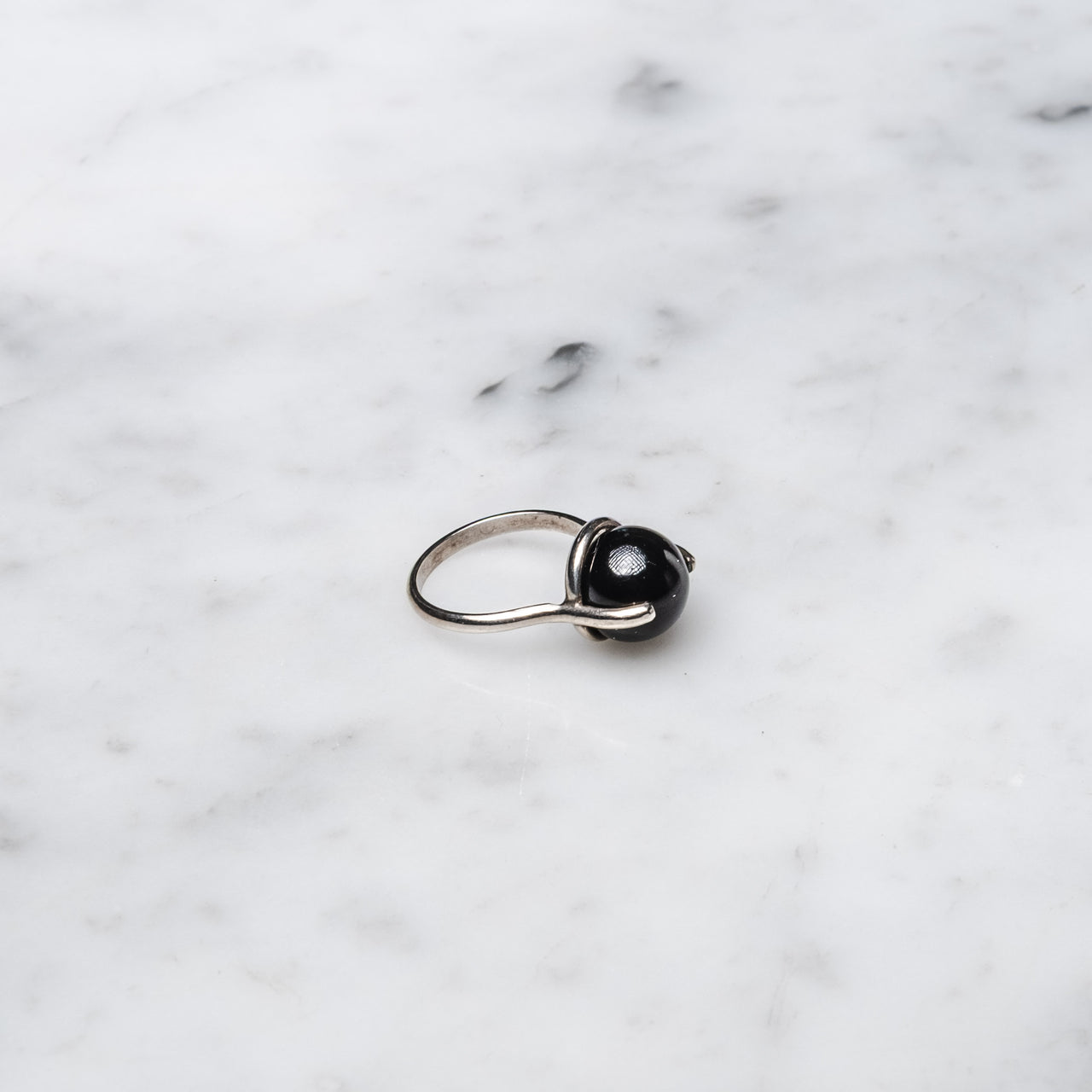 Ara Jwls Anillo Sfera Onix Negro