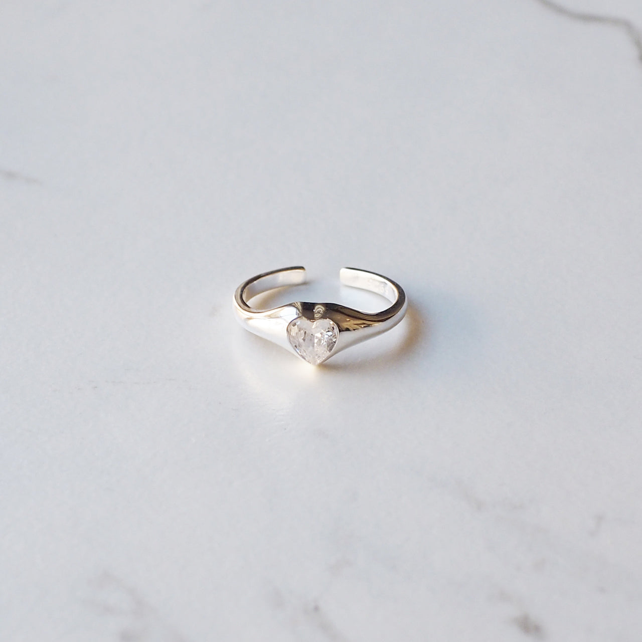 Anillo Corazón Piedra Blanca