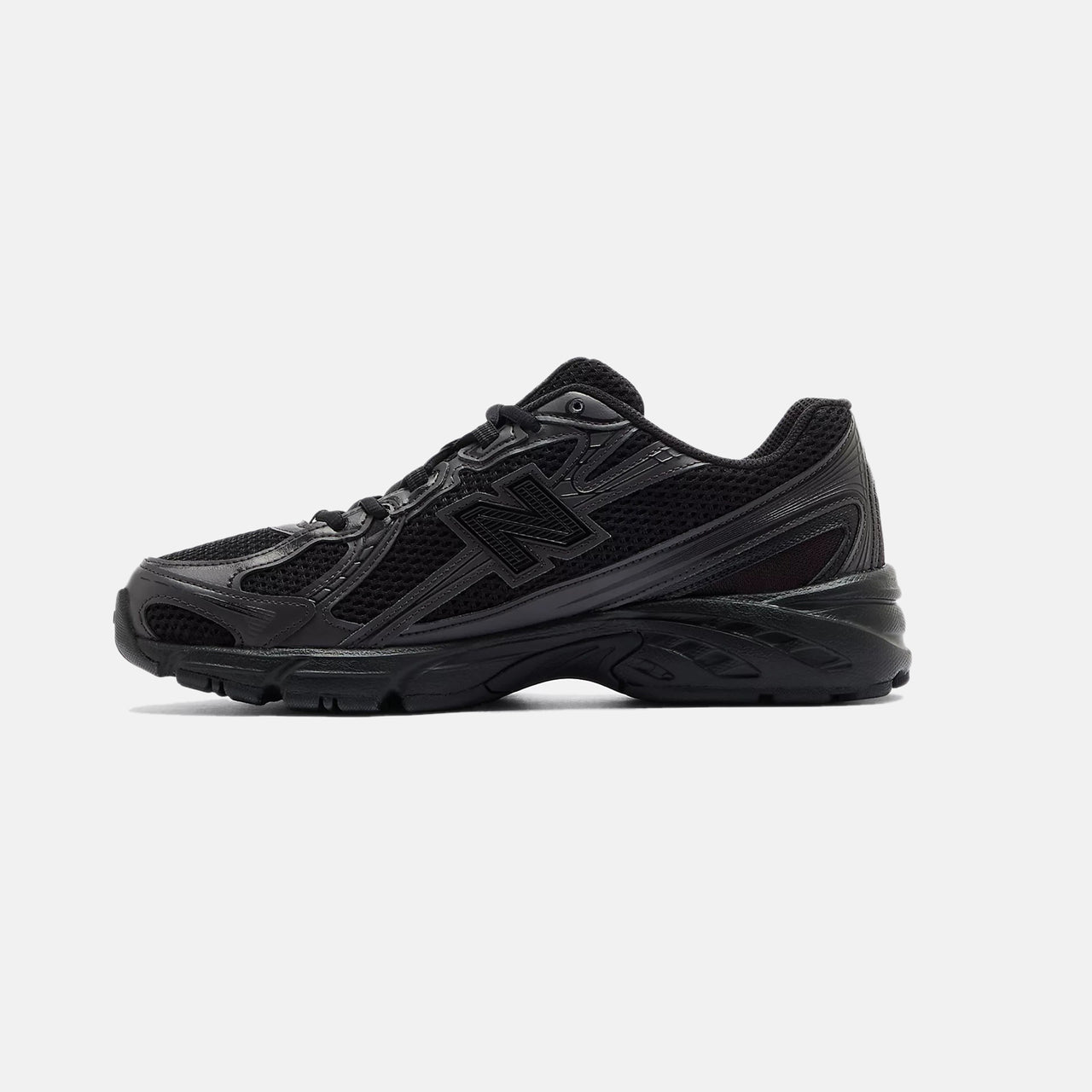 New Balance 740 - Black
