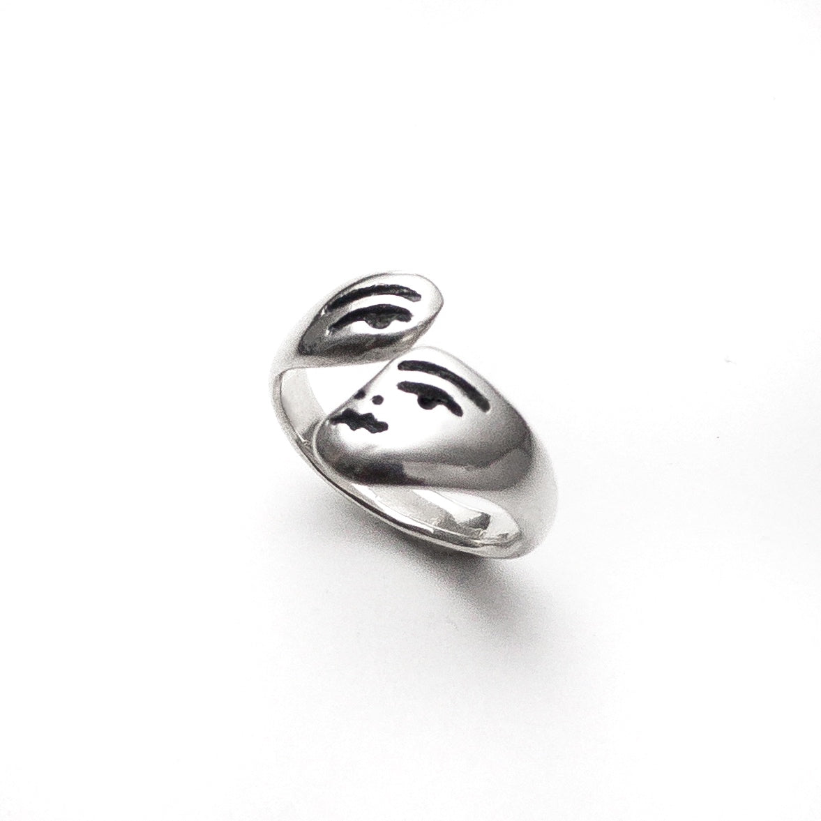 Maite Araia Anillo Concept